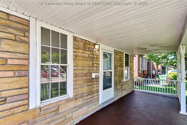 6565 Roosevelt Avenue, Charleston, WV 25304