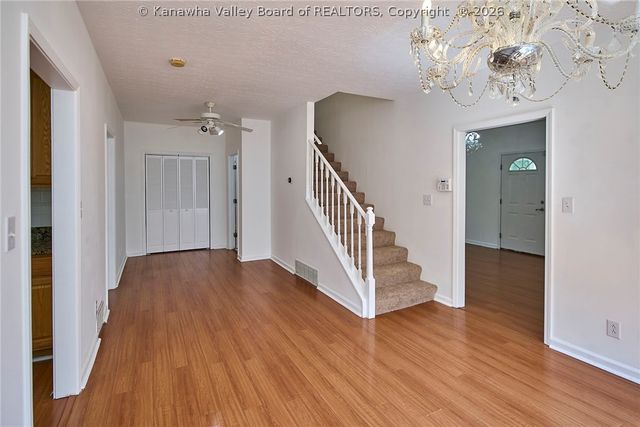 6565 Roosevelt Avenue, Charleston, WV 25304