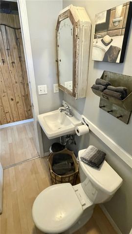 30 Kingshighway, Eureka Springs, AR 72632