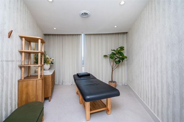 700 NE 24th St 3504, Miami, FL 33137