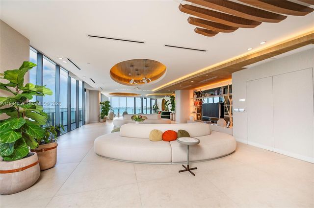 700 NE 24th St 3504, Miami, FL 33137