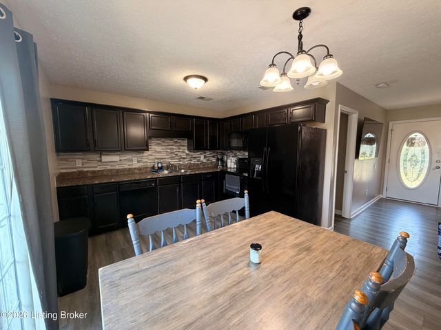 322 Gentry Ln, Mt Washington, KY 40047