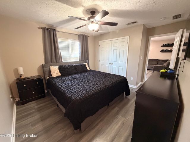 322 Gentry Ln, Mt Washington, KY 40047
