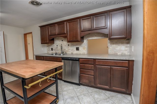 941 S Walnut Street, St Albans, WV 25177