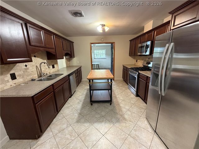 941 S Walnut Street, St Albans, WV 25177