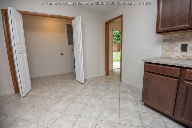 941 S Walnut Street, St Albans, WV 25177