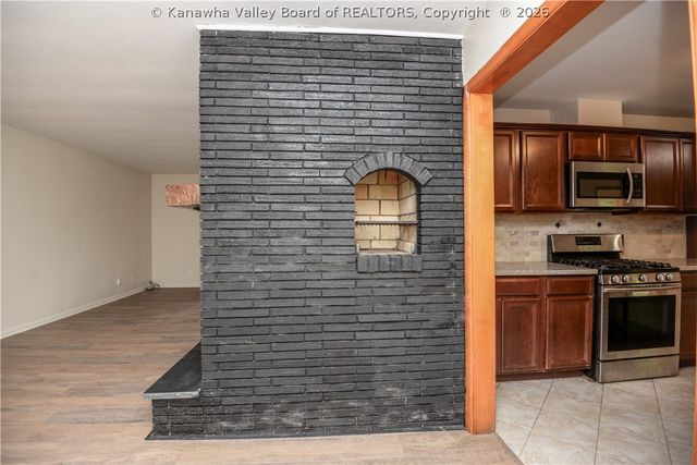 941 S Walnut Street, St Albans, WV 25177