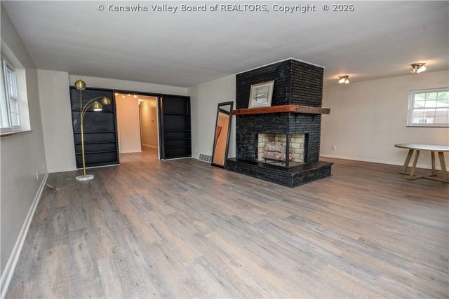 941 S Walnut Street, St Albans, WV 25177