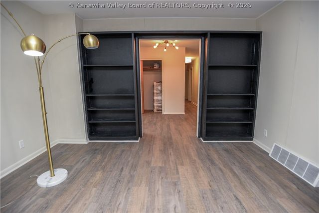 941 S Walnut Street, St Albans, WV 25177