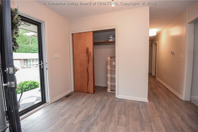 941 S Walnut Street, St Albans, WV 25177