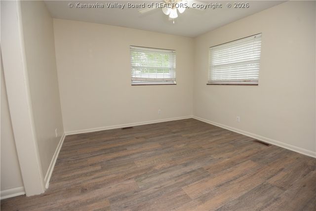 941 S Walnut Street, St Albans, WV 25177