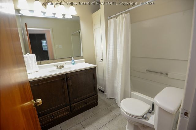 941 S Walnut Street, St Albans, WV 25177
