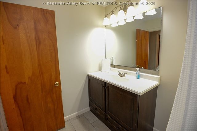 941 S Walnut Street, St Albans, WV 25177
