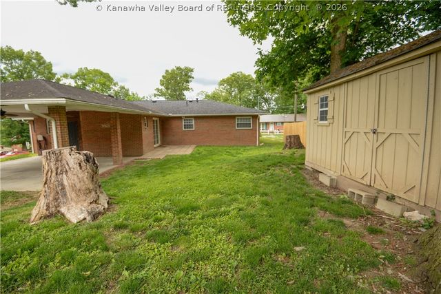 941 S Walnut Street, St Albans, WV 25177