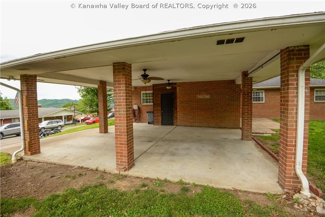 941 S Walnut Street, St Albans, WV 25177