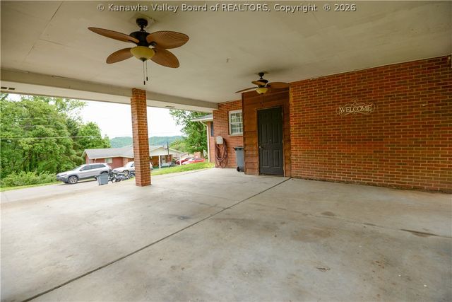 941 S Walnut Street, St Albans, WV 25177