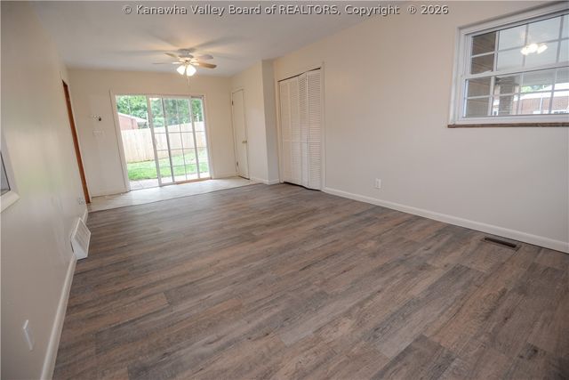941 S Walnut Street, St Albans, WV 25177