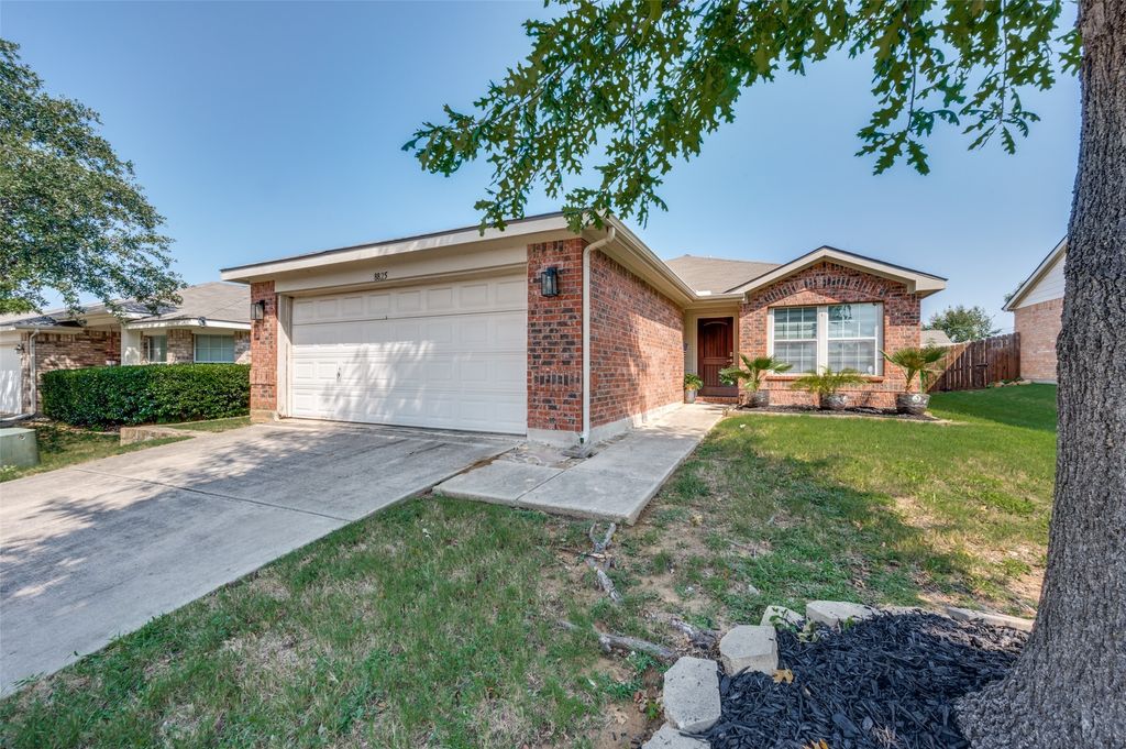 8825 Chisholm Trail, Cross Roads, TX 76227