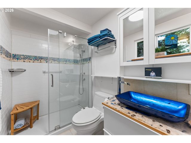 15870 PELICAN BAY Dr, Brookings, OR 97415