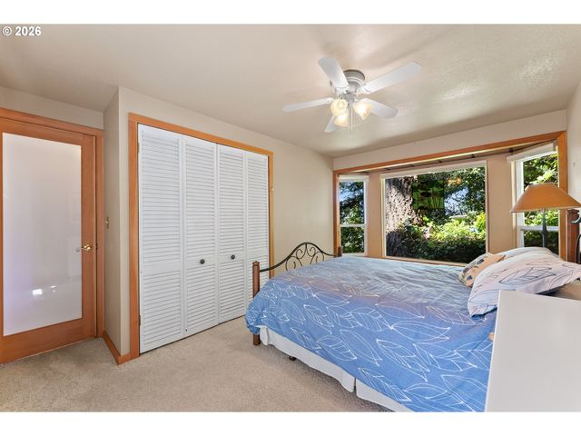 15870 PELICAN BAY Dr, Brookings, OR 97415