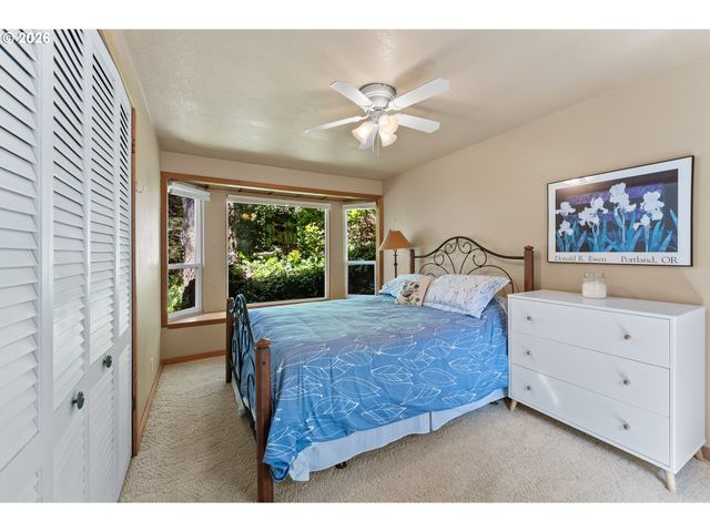 15870 PELICAN BAY Dr, Brookings, OR 97415