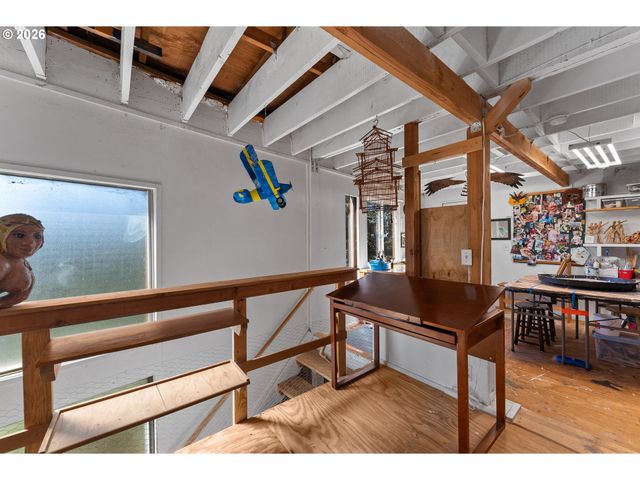 15870 PELICAN BAY Dr, Brookings, OR 97415