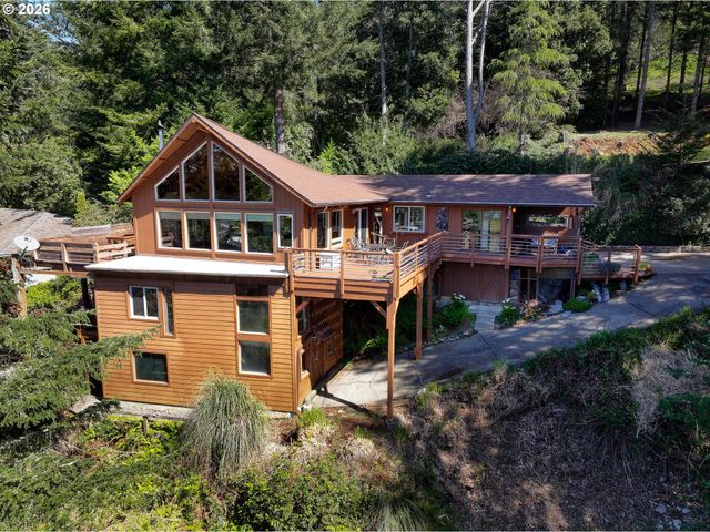 15870 PELICAN BAY Dr, Brookings, OR 97415