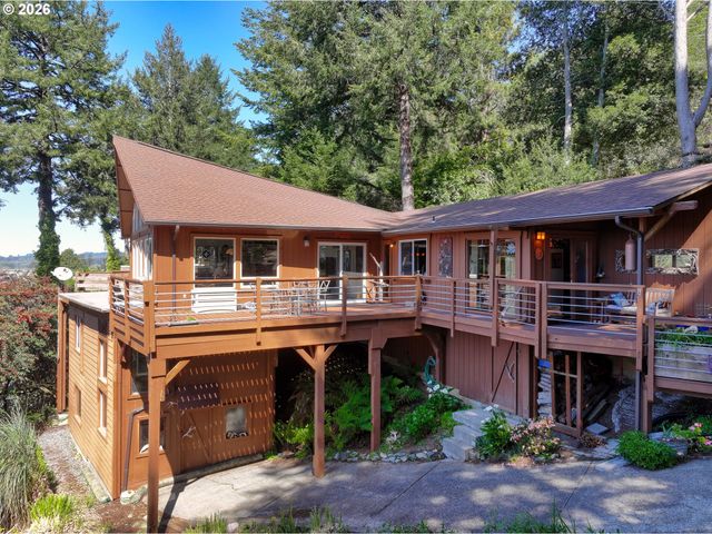 15870 PELICAN BAY Dr, Brookings, OR 97415