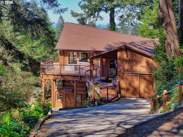 15870 PELICAN BAY Dr, Brookings, OR 97415
