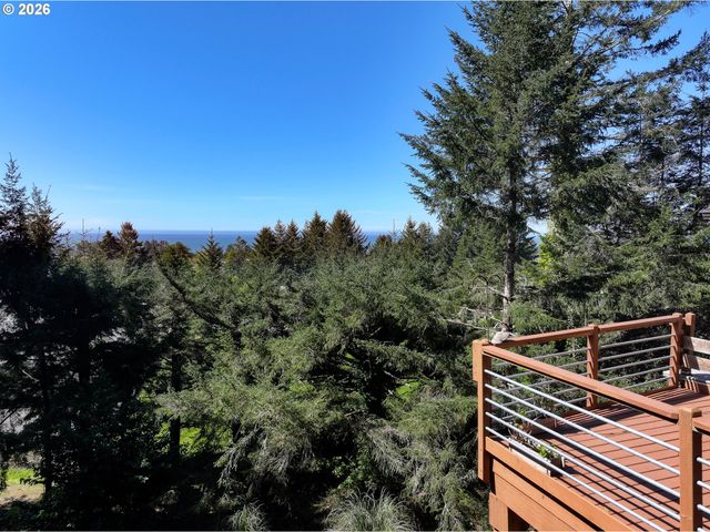 15870 PELICAN BAY Dr, Brookings, OR 97415
