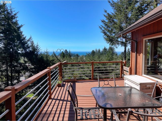 15870 PELICAN BAY Dr, Brookings, OR 97415