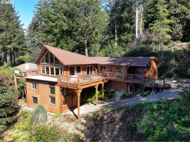15870 PELICAN BAY Dr, Brookings, OR 97415