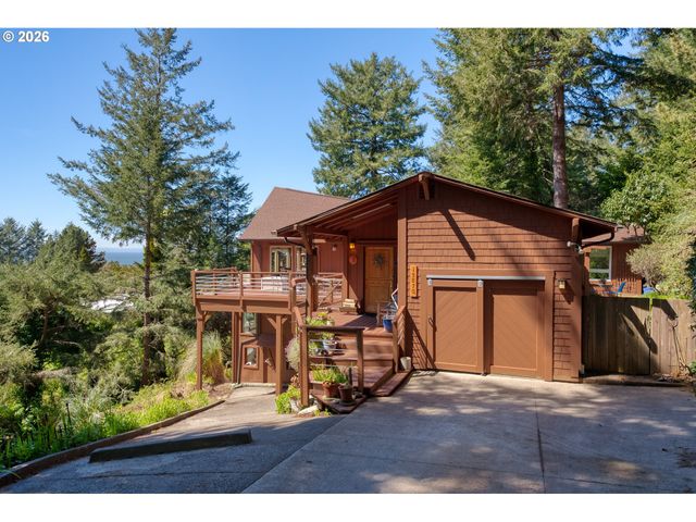 15870 PELICAN BAY Dr, Brookings, OR 97415