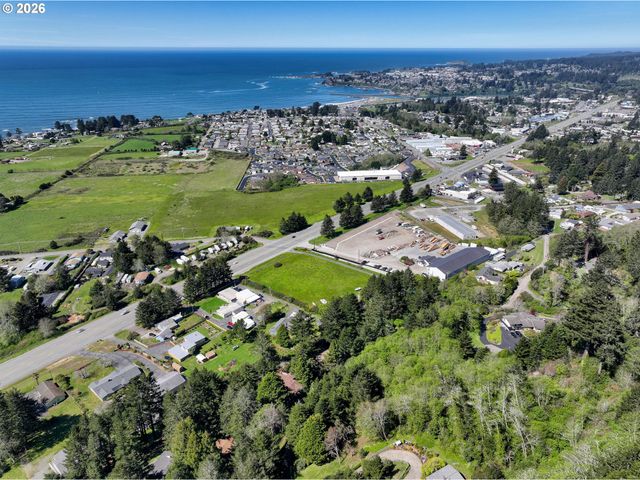 15870 PELICAN BAY Dr, Brookings, OR 97415