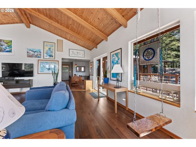 15870 PELICAN BAY Dr, Brookings, OR 97415