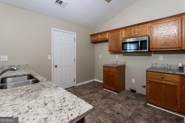 10576 Day Lily Drive, Hampton, GA 30228