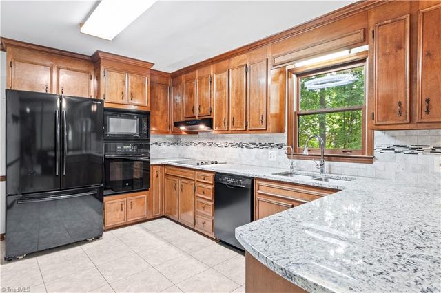 499 Reigate Drive, Kernersville, NC 27284