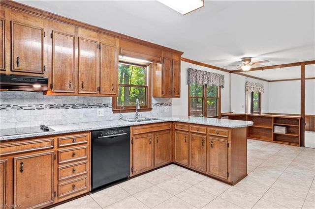 499 Reigate Drive, Kernersville, NC 27284