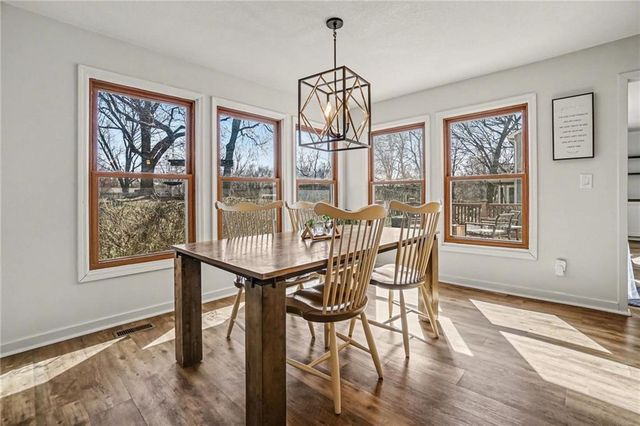 1611 NE 100th Court, Kansas City, MO 64155