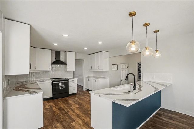 1611 NE 100th Court, Kansas City, MO 64155