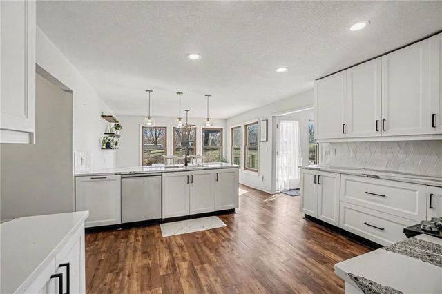 1611 NE 100th Court, Kansas City, MO 64155