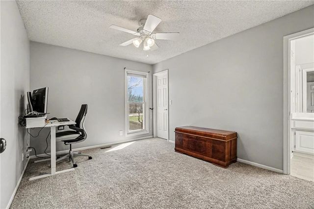 1611 NE 100th Court, Kansas City, MO 64155