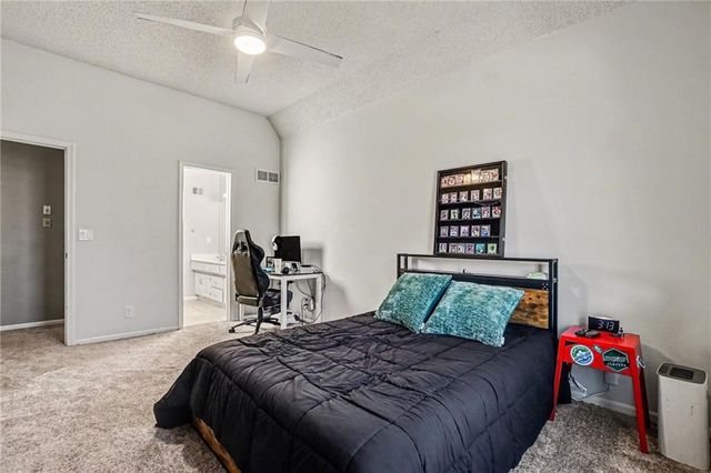 1611 NE 100th Court, Kansas City, MO 64155