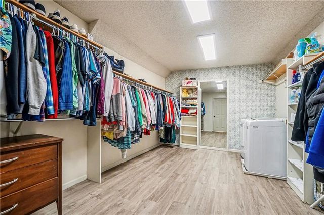 1611 NE 100th Court, Kansas City, MO 64155