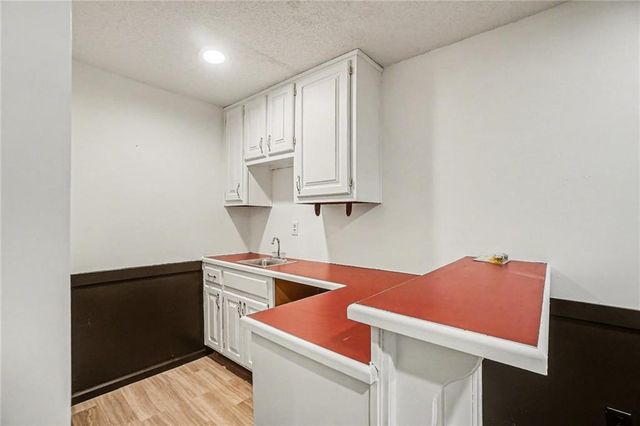 1611 NE 100th Court, Kansas City, MO 64155