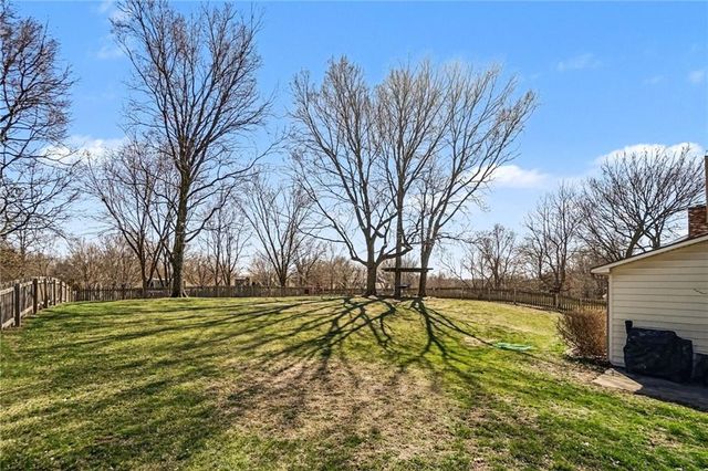 1611 NE 100th Court, Kansas City, MO 64155