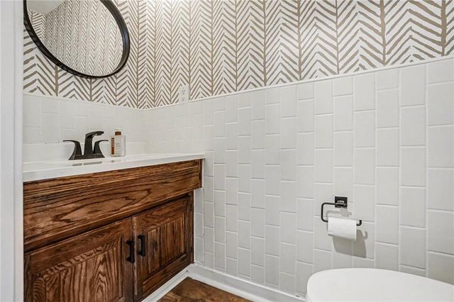 1611 NE 100th Court, Kansas City, MO 64155