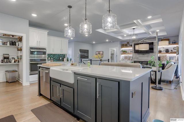 18244 Cheyenne Road, Omaha, NE 68136