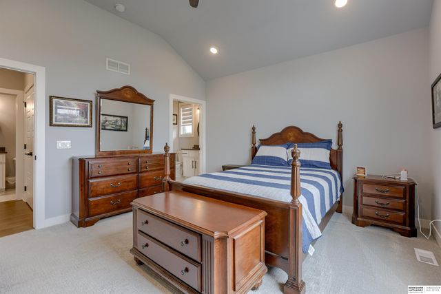 18244 Cheyenne Road, Omaha, NE 68136