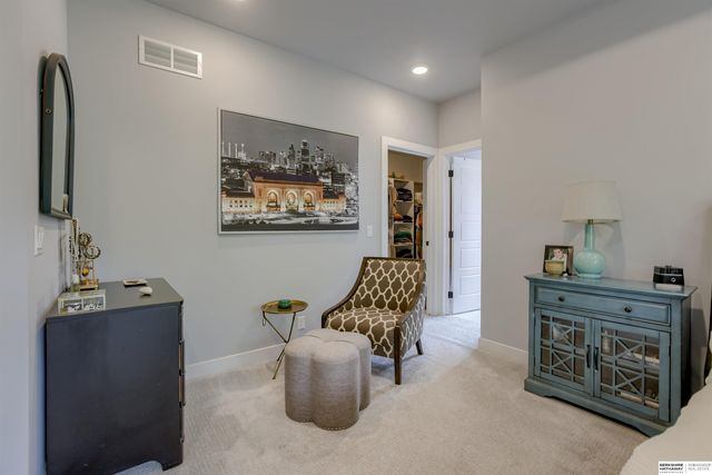 18244 Cheyenne Road, Omaha, NE 68136